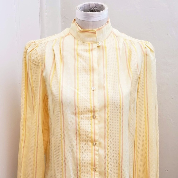Gorgeous Yellow Vintage Button Down Blouse - Picture 2 of 5